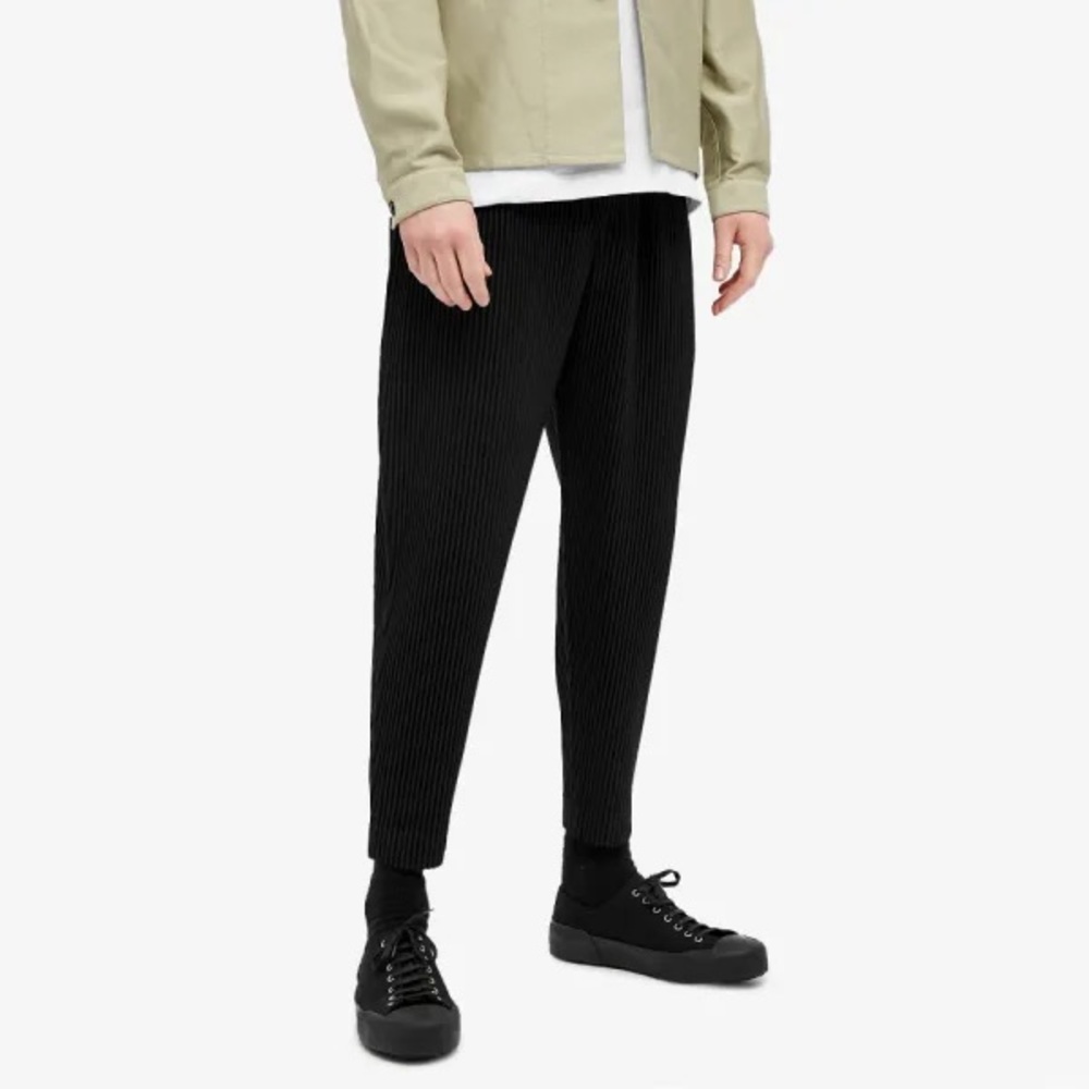 HOMME PLISSÉ ISSEY MIYAKE PLEATED CROPPED PANT